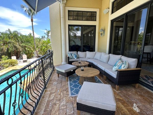 Luxury Four Bedroom Vacation Rental on Longboat Key Sleeps 8